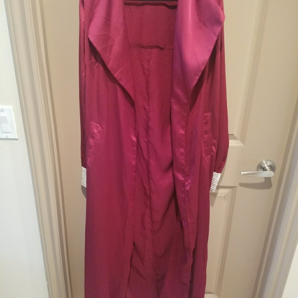 Satin Red Robe - Picture 3 of 6